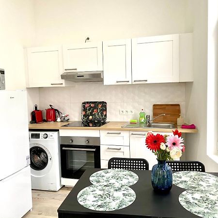 Bonjour Apartments Сentre 3 Antwerpen Ngoại thất bức ảnh