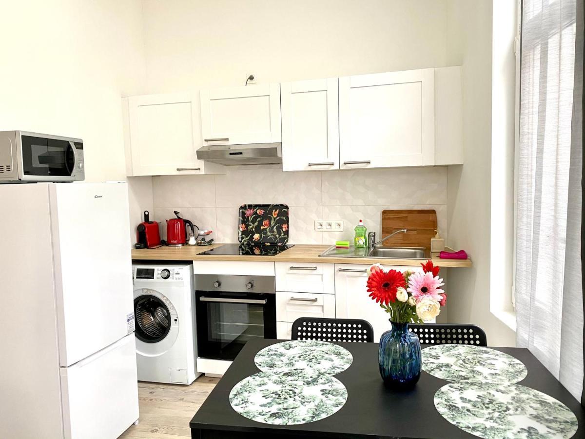 Bonjour Apartments Сentre 3 Antwerpen Ngoại thất bức ảnh